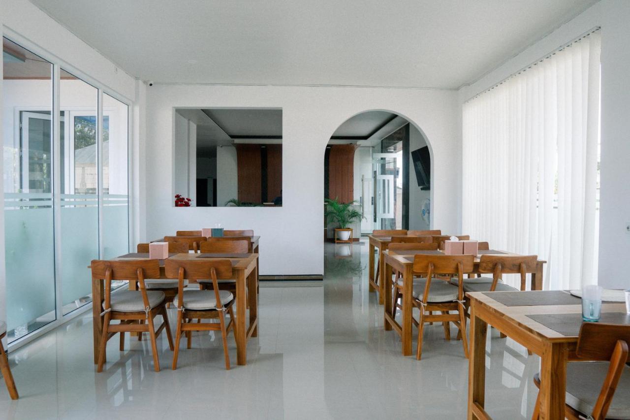 Christika Homestay Labuan Bajo Extérieur photo