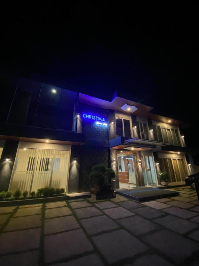 Christika Homestay Labuan Bajo Extérieur photo