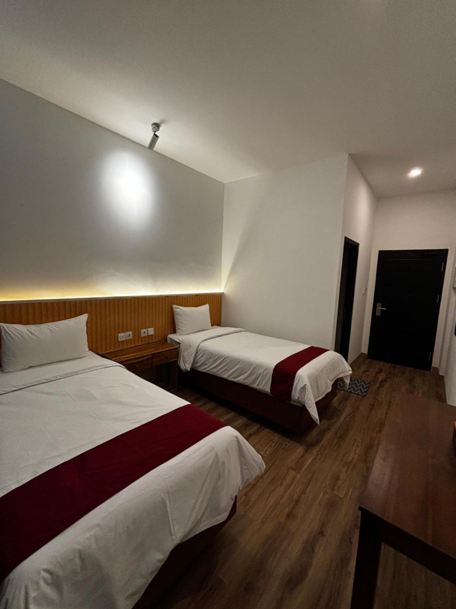 Christika Homestay Labuan Bajo Extérieur photo