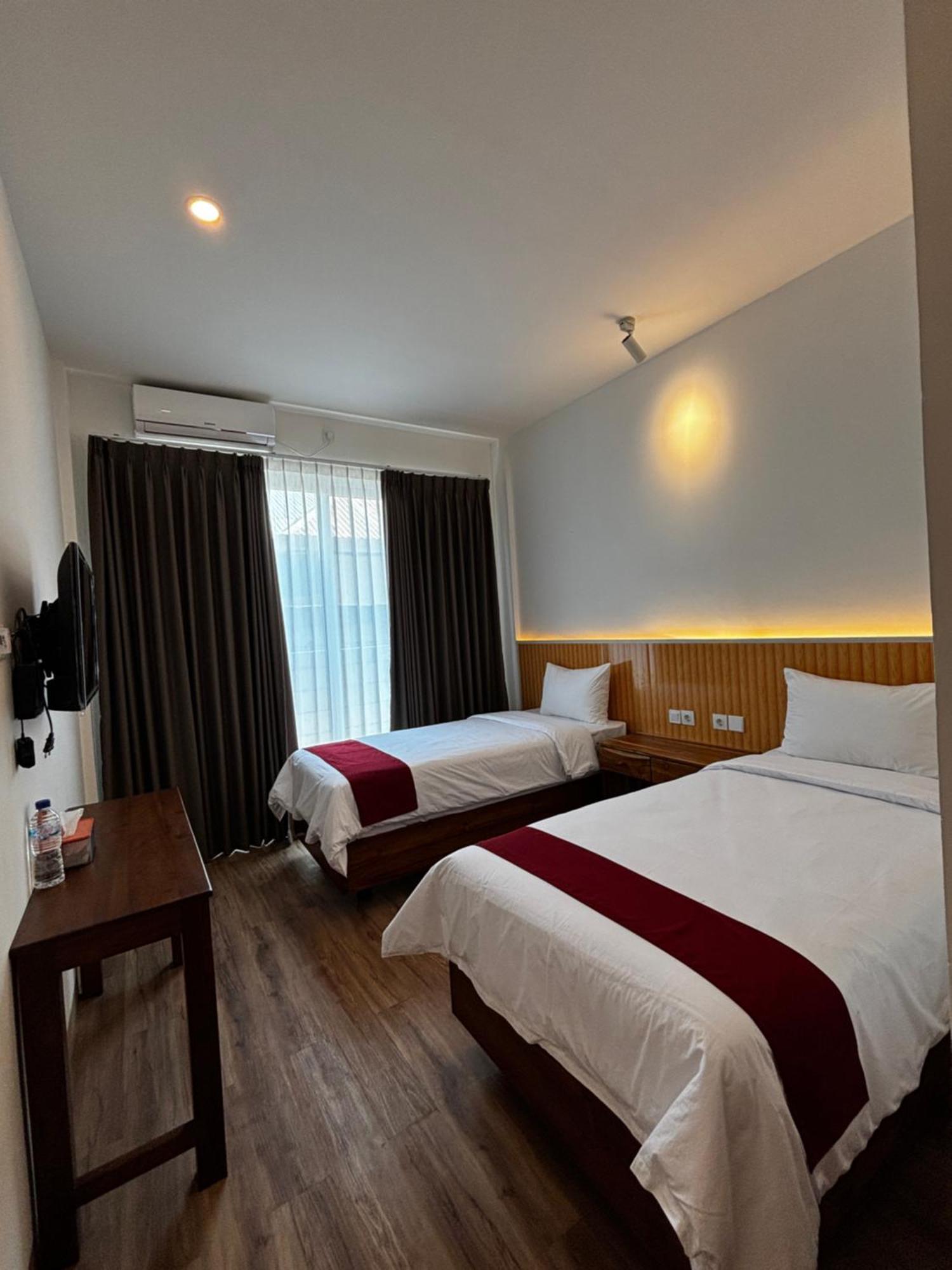 Christika Homestay Labuan Bajo Extérieur photo